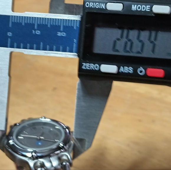 X Relic ladies Quartz. Gray dial, 3 hand movement. SS back and bracelet 26.5 - Picture 4 of 11